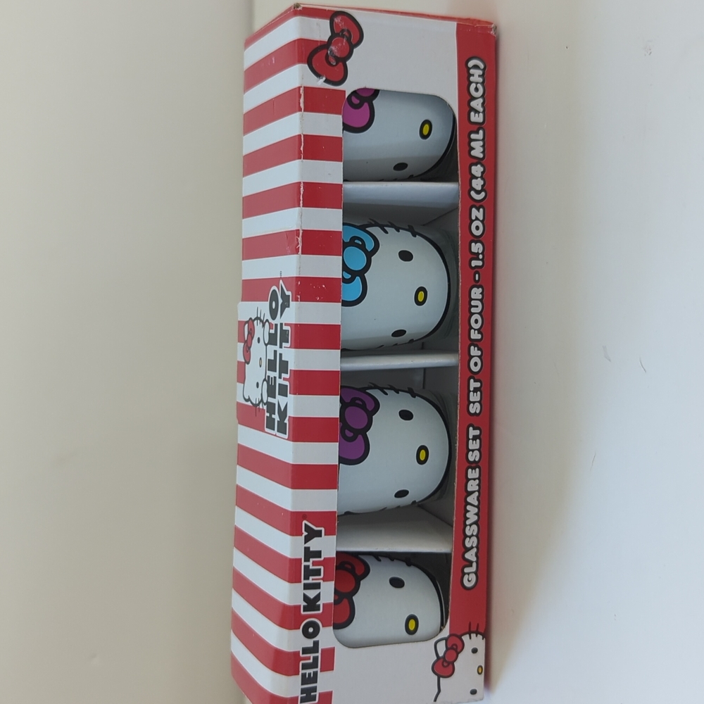 NWT Hello Kitty Shot Glasses - Picture 1 of 4